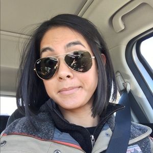 Meet your Posher, Cristina